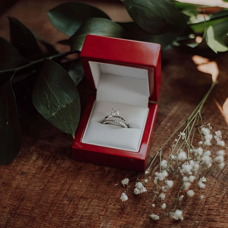 Find Beautiful Wedding Rings Nearby